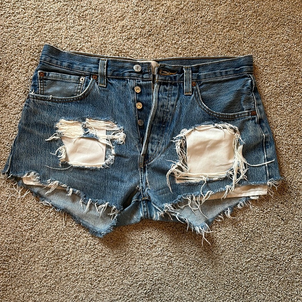 Thrashed Levi’s vintage 501 cutoff short size 8-10